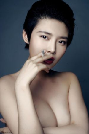 欧美超大胆艺术_蓝光在线观看电视