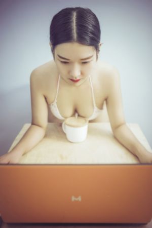 狠狠国产欧美在线视频_BD英语高清免费观看