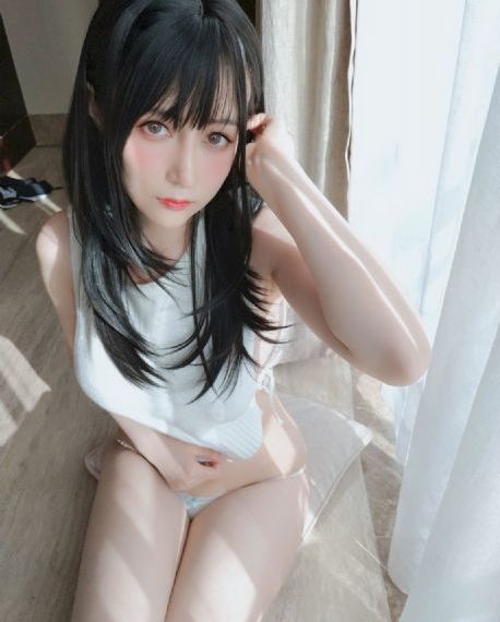 欧美性感女装春季_HD全集免费观看